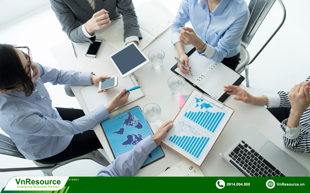 khac-phuc-khi-cong-ty-nhan-vien-quen-cham-cong