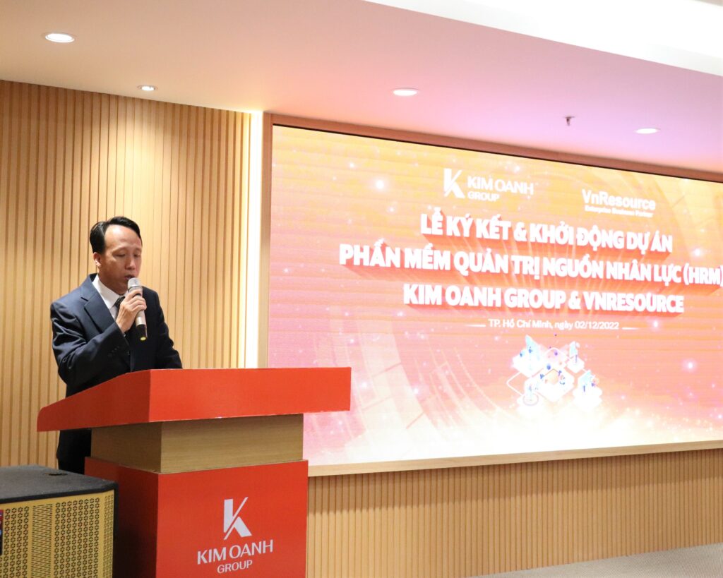 Ông Nguyễn Lương Thọ - Phó Tổng Giám đốc Vận hành Kim Oanh Group chia sẻ tại buổi lễ